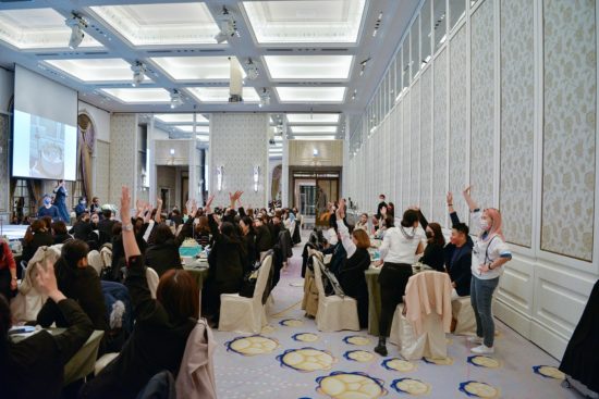 活動舉手踴躍互動 活動舉手踴躍互動