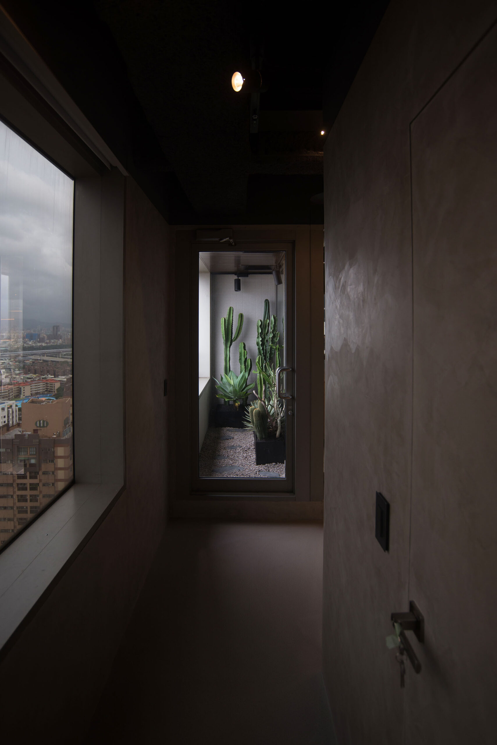 質感陽台改造 深度療癒招待所 3 質感陽台改造 深度療癒招待所 私人招待會所 質感綠景陽台設計14 scaled