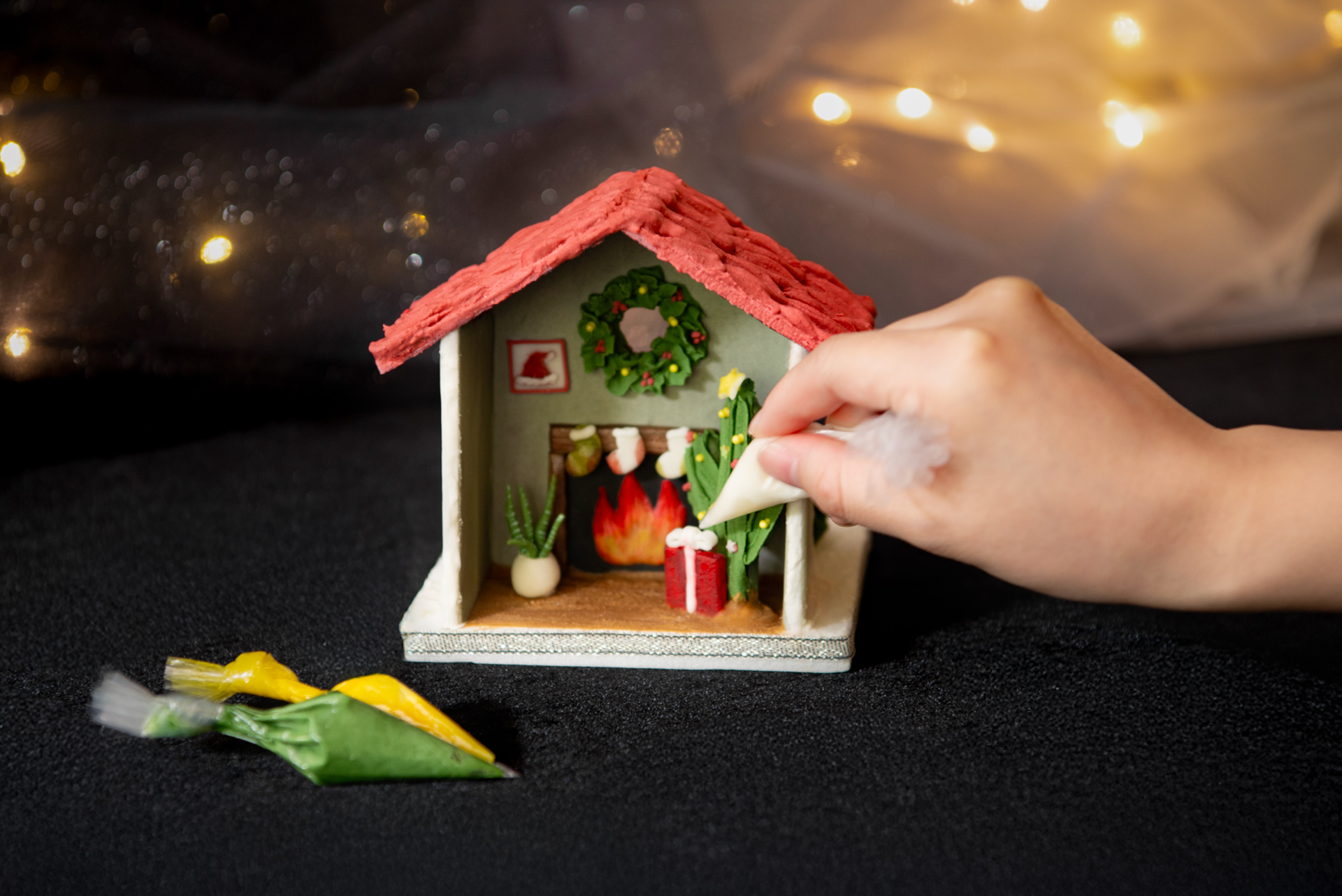 有肉 SUCCULAND 9 週年慶,邀你體驗多肉植藝的魅力 3 聖誕課程-霧隱甜居糖霜薑餅屋-手作過程jpg