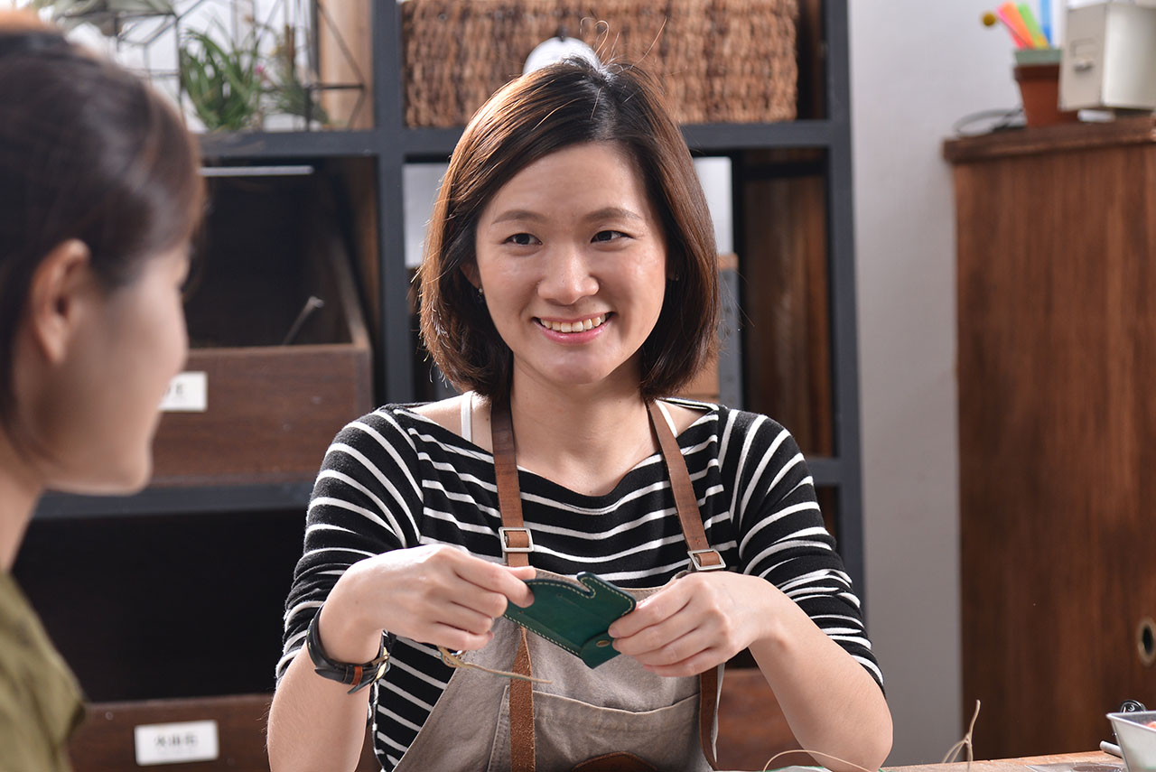 仙人掌皮革卡套課程老師：Chili老師