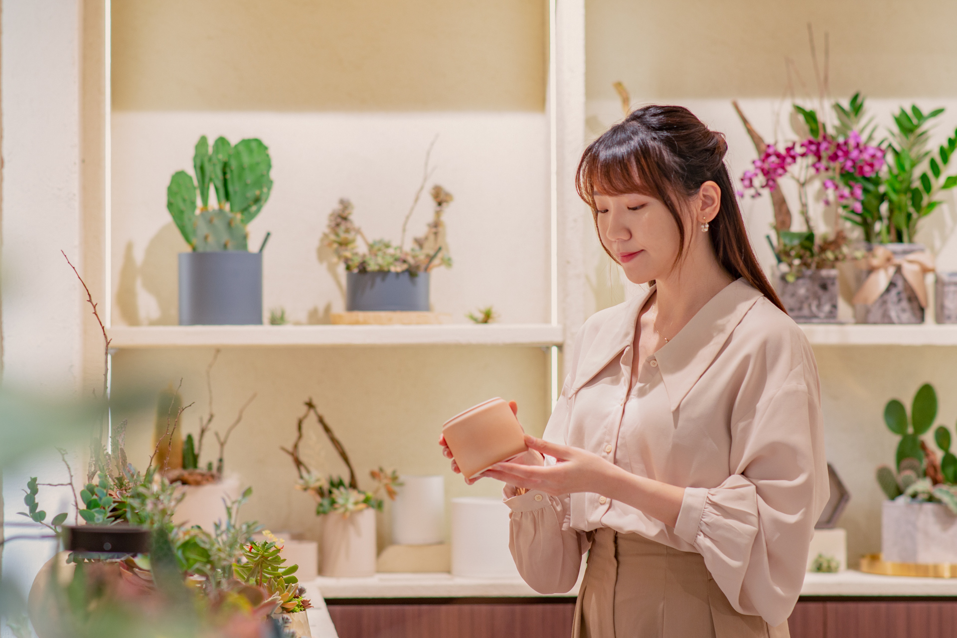 5 款細膩柔和的拿鐵色盆器,調和植物的中性色 1 5 款細膩柔和的拿鐵色盆器,調和植物的中性色 5 款細膩柔和的拿鐵色盆器,調和植物的中性色2